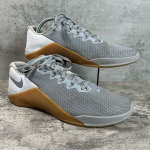 Nike Shoes Mens Sz 10.5 Wolf Gray Gum Metcon 5 Cross Training AQ1189-019 Low Top